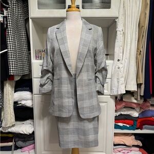 Classic comfortable 2pc skirt suit